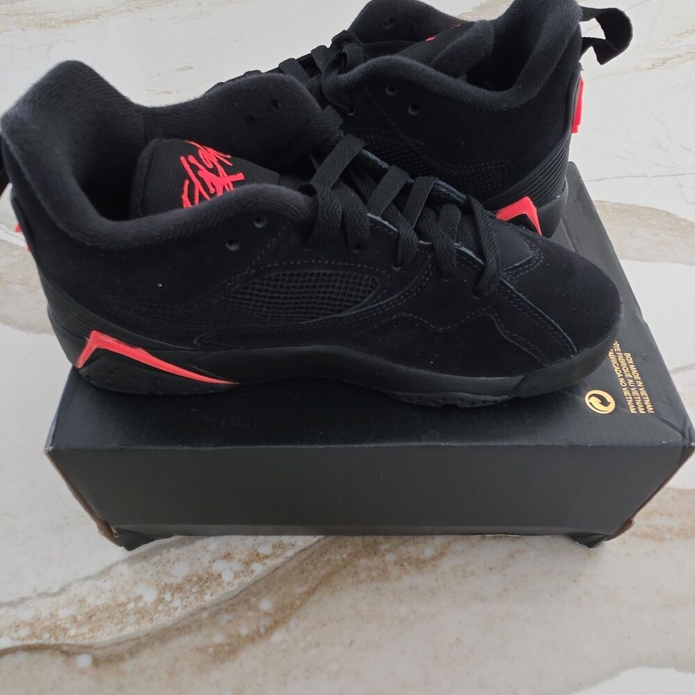 Jordan MVP 92 (GS) Black/Infrared 23 Kids Sneaker Leather US 4Y HQ4427-003